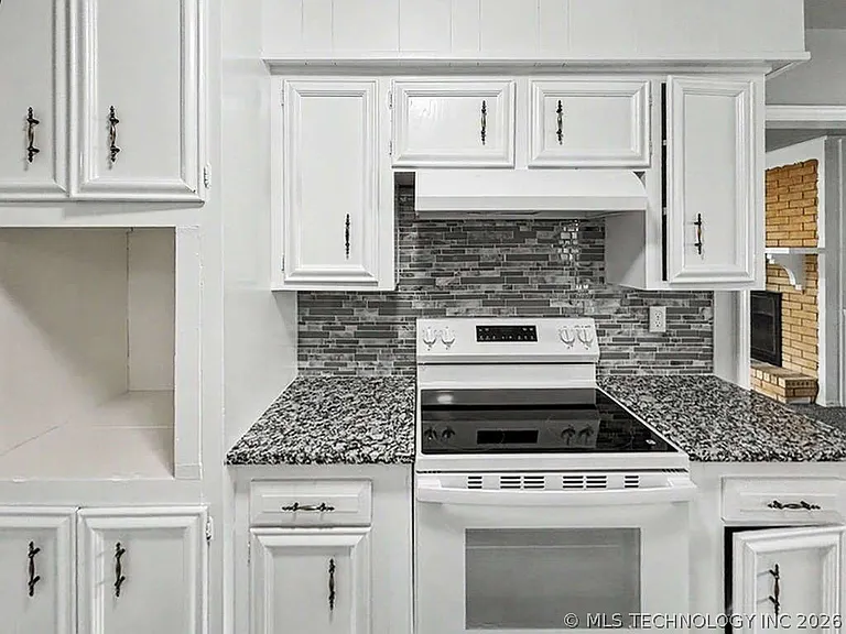 5210 S 74th Ave E — Photo 5