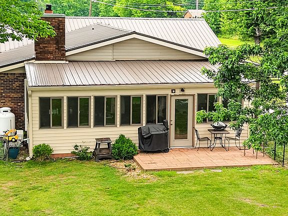 2nd image of 7957 Bethlehem Rd