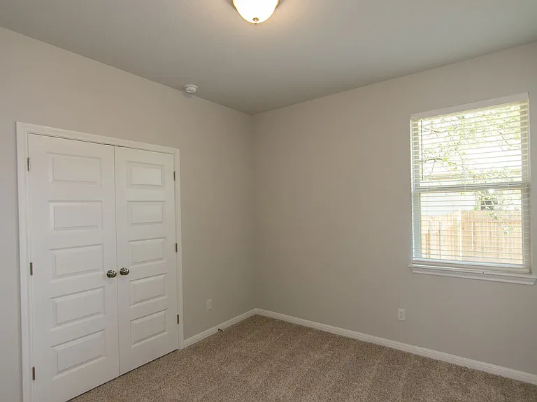 905 Olive Creek Dr — Photo 20