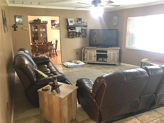 5th image of 1407 SE 8th Dr