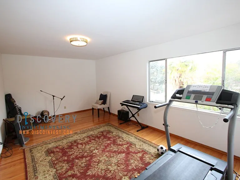 26 Sylvan Way — Photo 9
