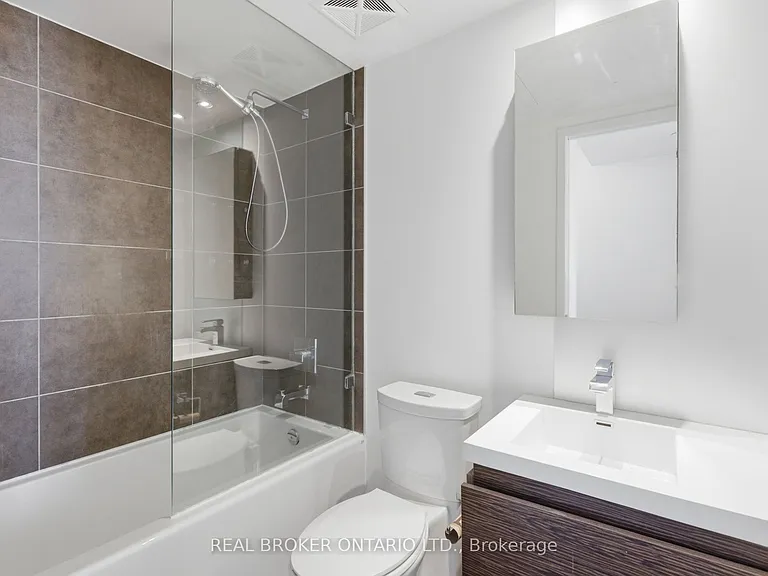 1030 King St W #Penthouse 25 — Photo 10