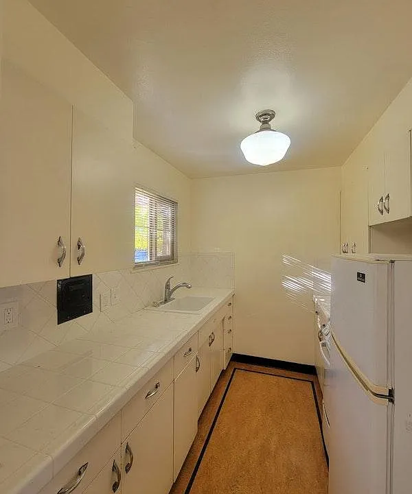 T0131 - Claremont Apartments