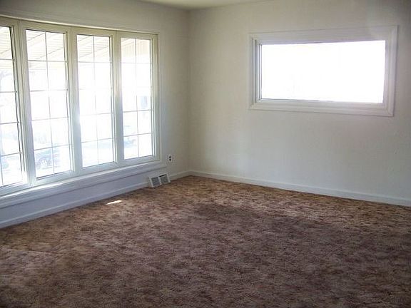 4th image of 1207 Monroe Ave