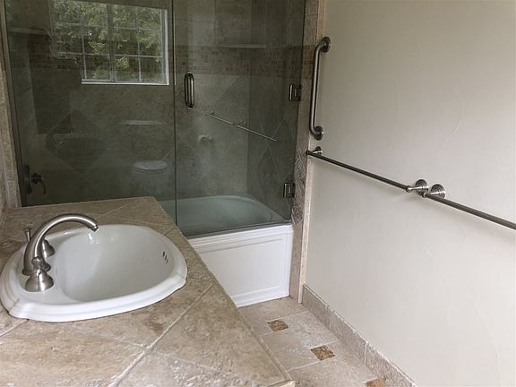 3rd image of 8677 Mountain Dr