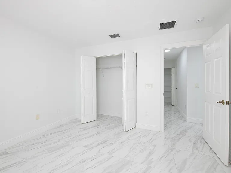 4668 SW 183rd Ave — Photo 12