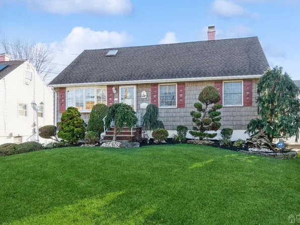 119 Bond St, Iselin, NJ 08830