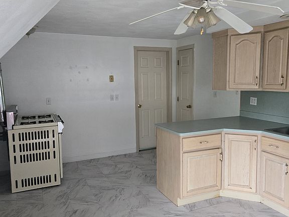 2nd image of 205 Pine St #2
