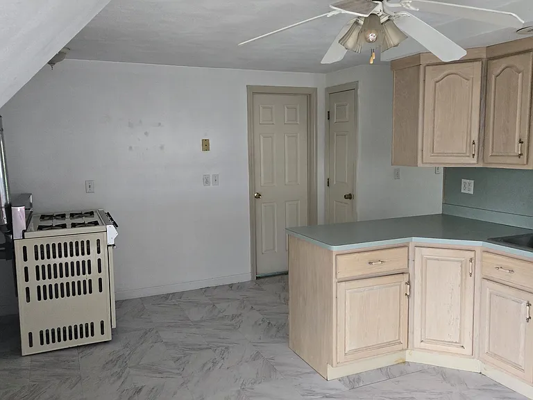 205 Pine St #2 — Photo 2