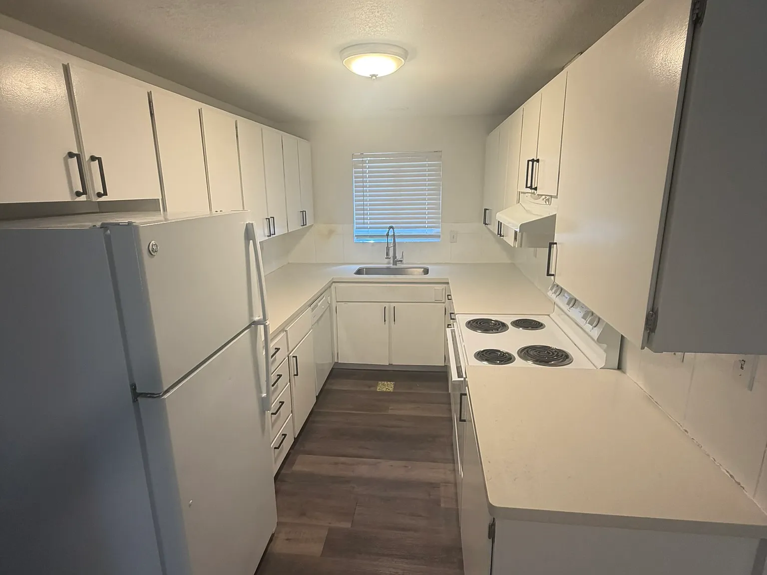 3 bed, 1.5 bath, 1100 sqft, $1,995 — Photo 1
