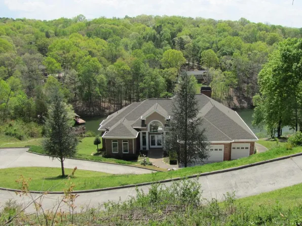 1001 Blackberry Ridge Dr, Lenoir City, TN 37772