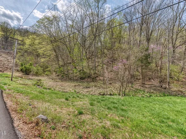 635 Harbor Springs Rd, Kingsport, TN 37664