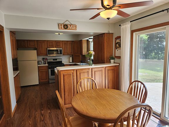 4th image of 8781 N Black Oak Dr