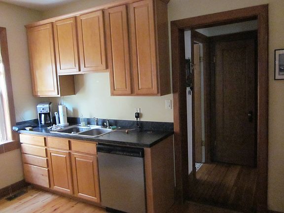 3rd image of 322 S Oak Park Ave
