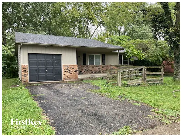 9016 Greenlee Cir photo 1