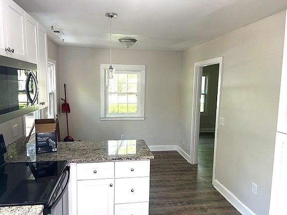 4th image of 4219 Cedar Ave