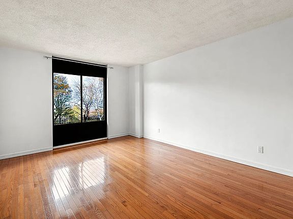 5th image of 25-40 Shore Blvd #1I