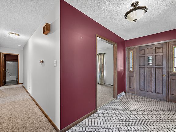 3rd image of 113 Ebbesen Dr