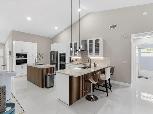 19648 Back 9 Dr, Boca Raton, FL 33498