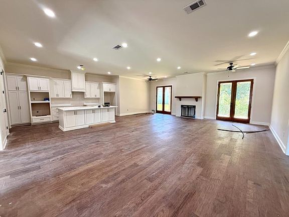3rd image of 2820 Viola Dr