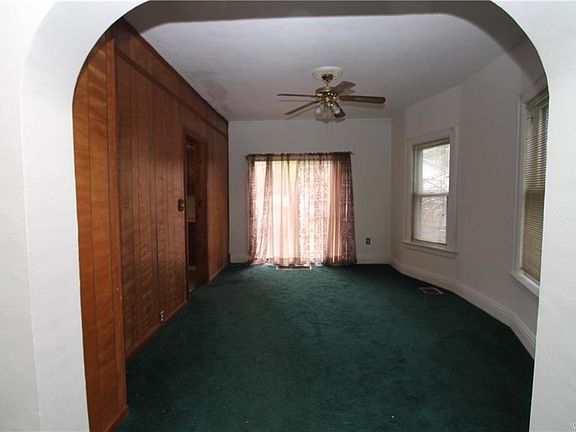 5th image of 221 Crowley Ave