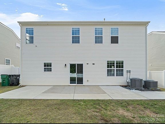 5th image of 2132 Highland Knoll Dr
