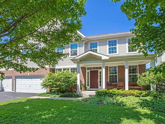 2nd image of 464 Sandlewood Ln