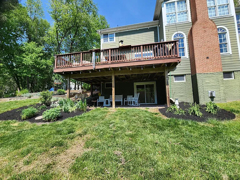 Foxhall Dr — Photo 14