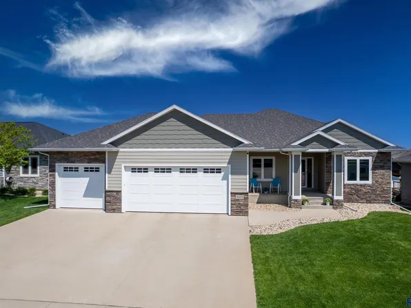 9308 W Kingfisher Dr, Sioux Falls, SD 57107