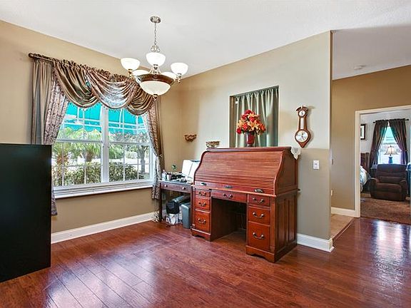 5th image of 3213 Duchess Ct