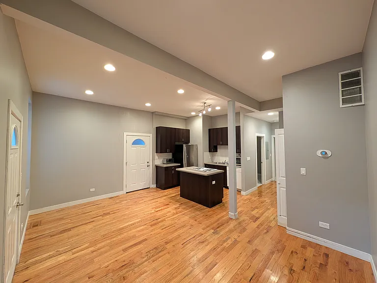 1463 W Huron St #1R — Photo 3