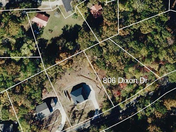 2nd image of 806 Dixon Dr