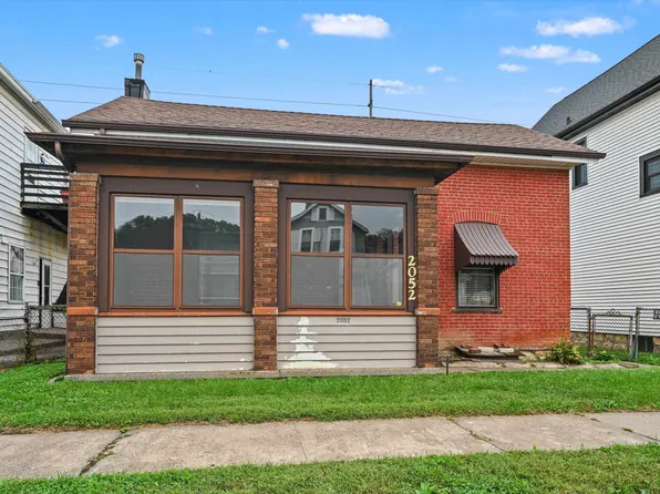 2052 Jackson St, Dubuque, IA 52001