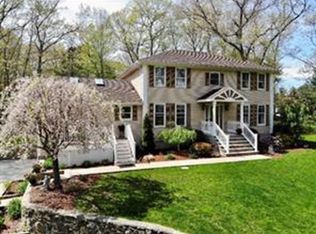 20 Colwell Rd, Smithfield, RI 02828