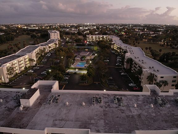 3rd image of 2400 Deer Creek Country Club Blvd APT 403-1