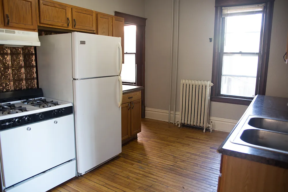 1303 E Hennepin Ave — Photo 2