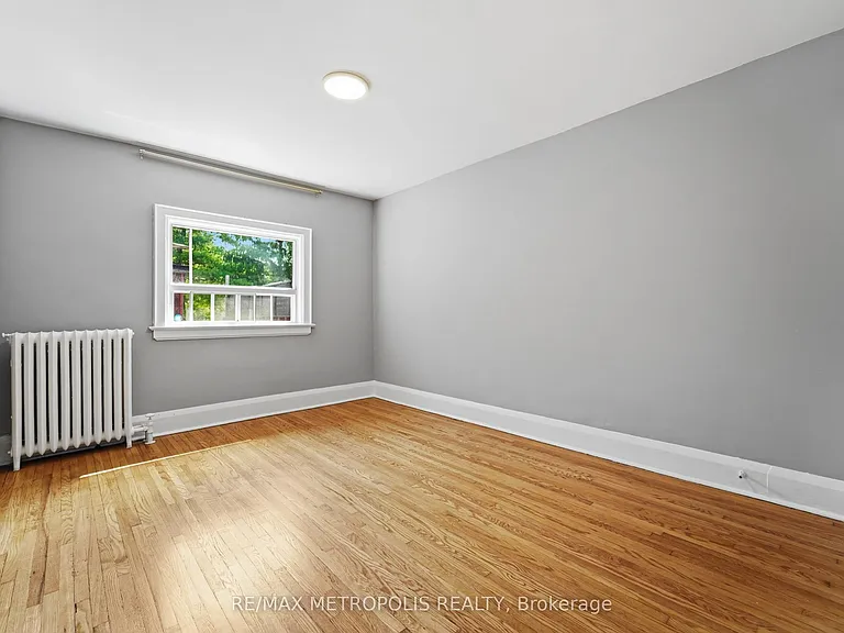 277 Gilmour Ave #UPPER — Photo 16