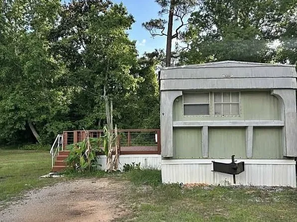 10085 N Loop Rd #9, Pensacola, FL 32507