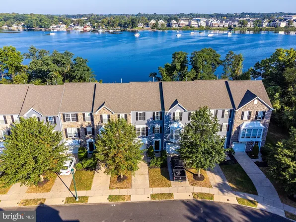 18 River Ln, Delanco, NJ 08075