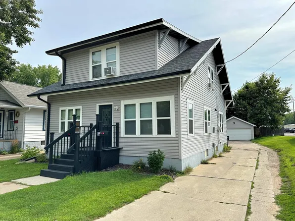 214 Newhall St, Green Bay, WI 54302