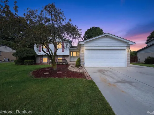 39795 Waldorf Dr, Clinton Township, MI 48038