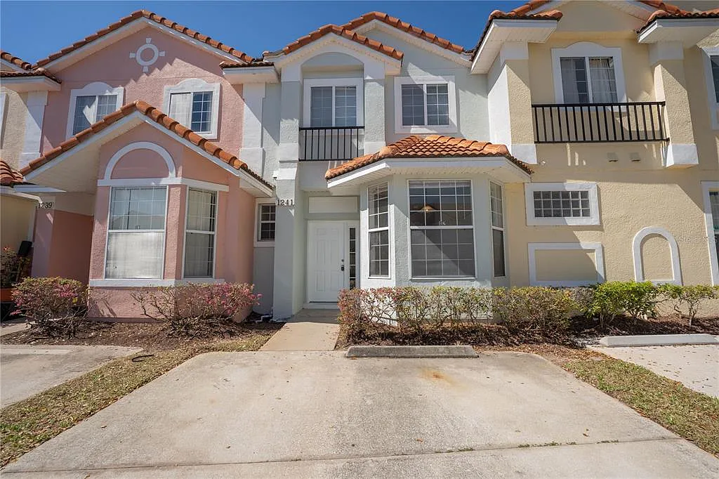3 bed, 2.5 bath, 1468 sqft, $2,150 — Photo 1