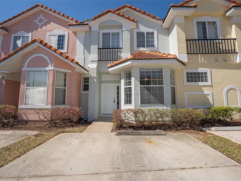 1241 S Beach Cir — Photo 1
