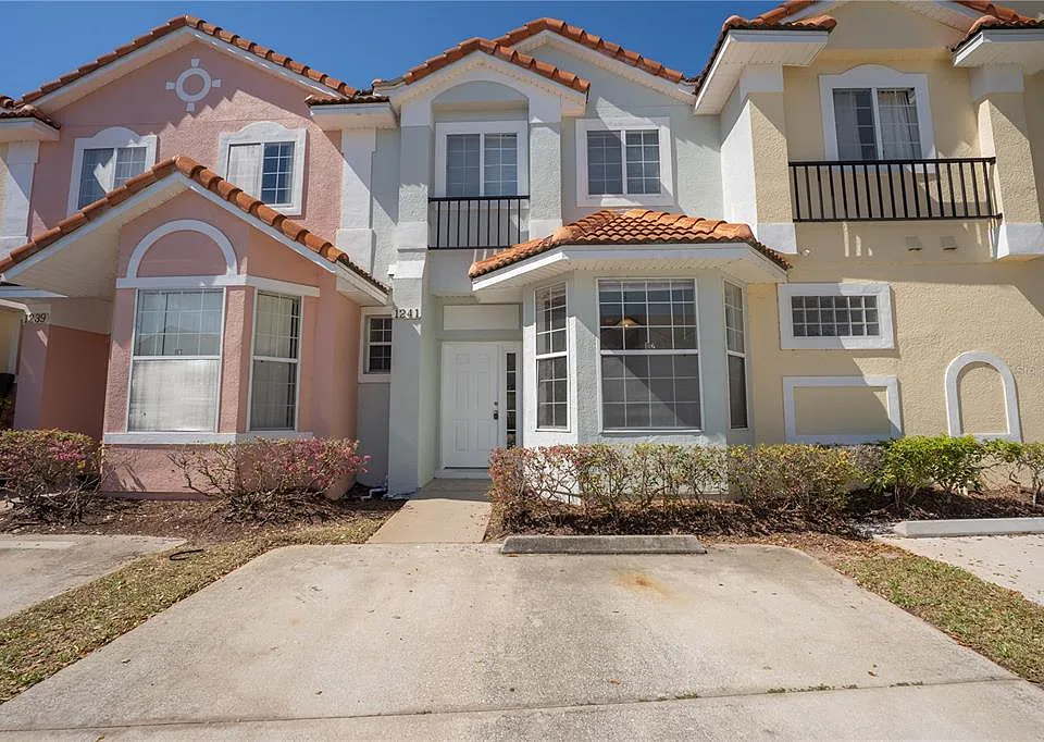 1241 S Beach Cir