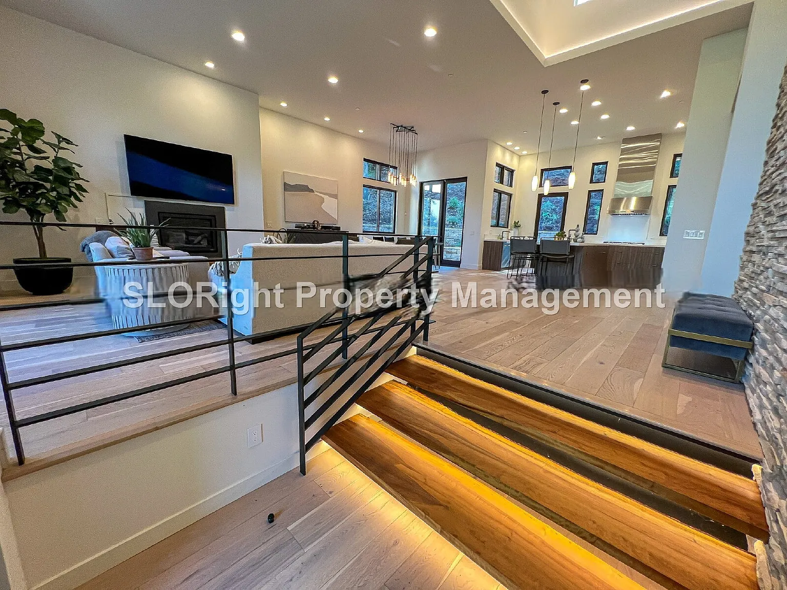 4 bed, 3.0 bath, 2968 sqft, $6,000 — Photo 3