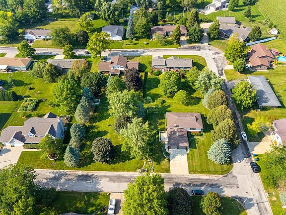 3rd image of 106 Melissa Dr