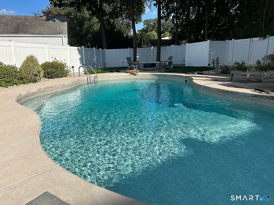 1st image of 9 Robin Road