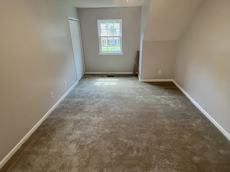7322 Albert St — Photo 13