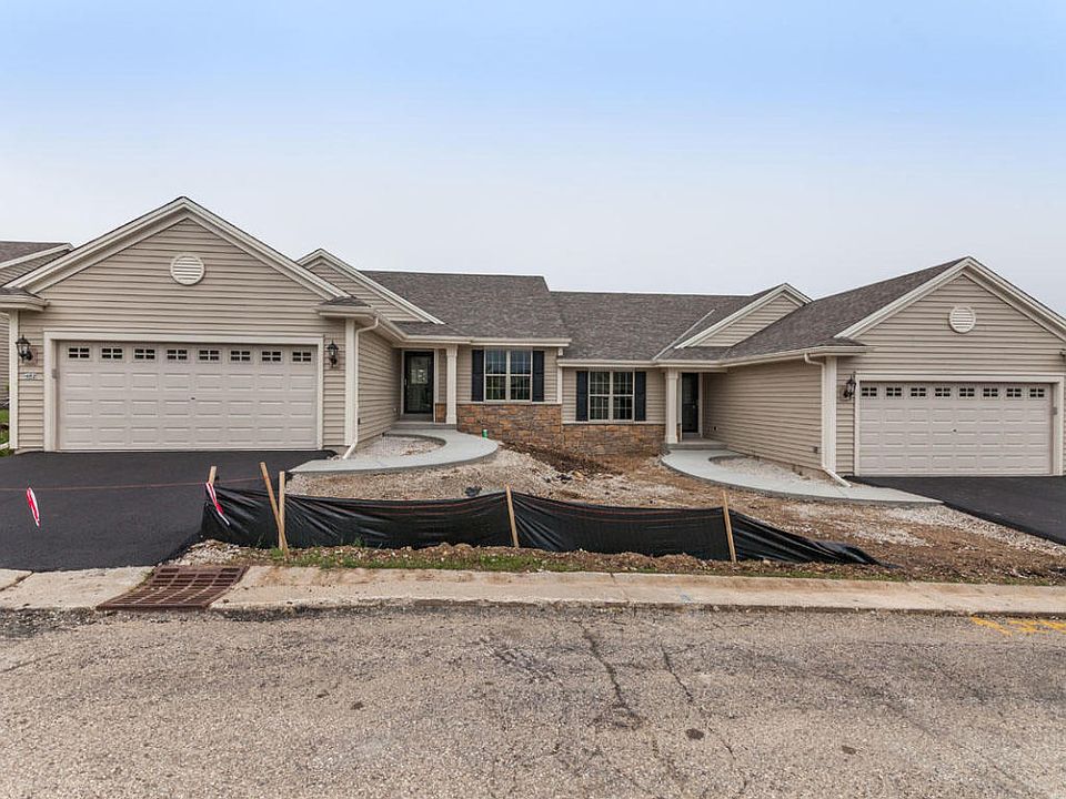 1st image of 484 Woodfield Cir