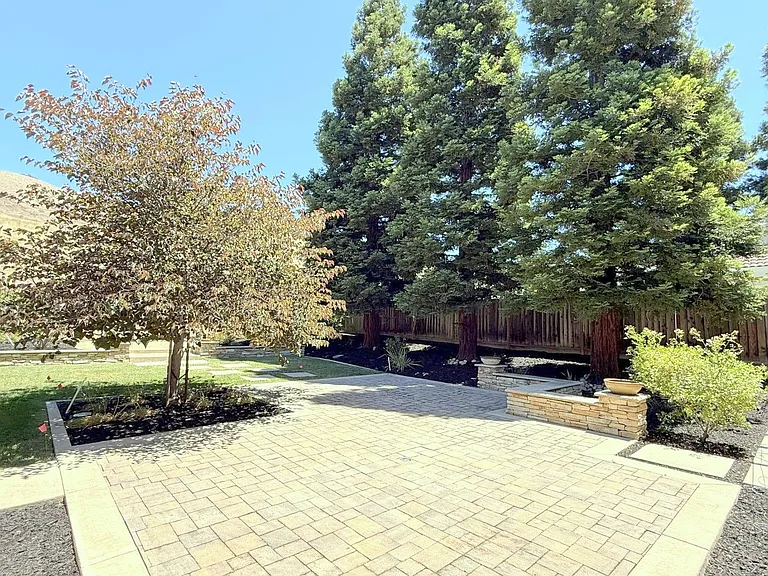 1040 Hill Meadow Pl — Photo 43